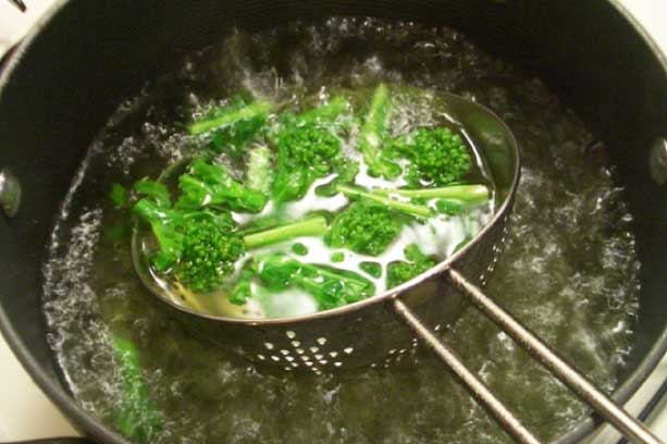 3 thói quen luộc rau cực kỳ nguy hiểm, rước bệnh vào người, rất nhiều người Việt vẫn đang làm