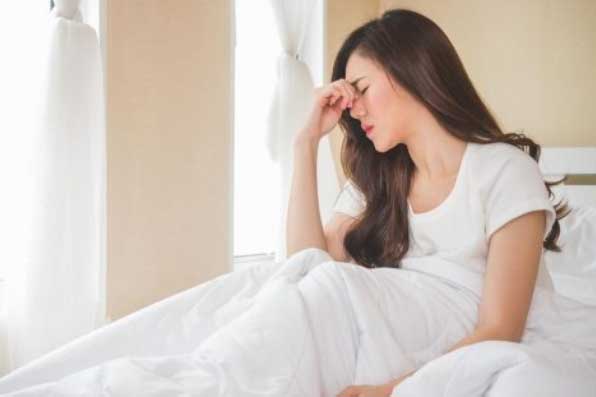 7 dấu hiệu nhỏ lúc ngủ dậy ai cũng chủ quan nhưng cảnh báo vấn đề sức khỏe, số 5 nhiều người mắc