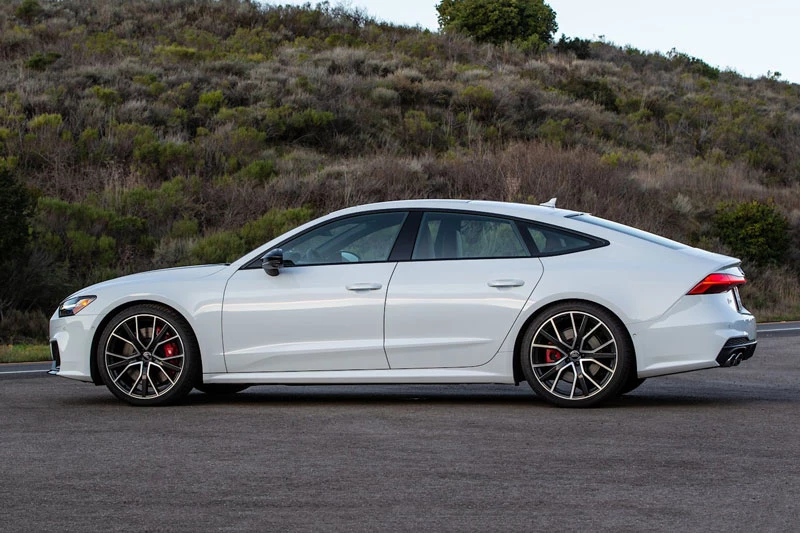 10. Audi S7 Sportback Mild Hybrid 2023 (thời gian tăng tốc từ 0-96 km/h: 4,1 giây).