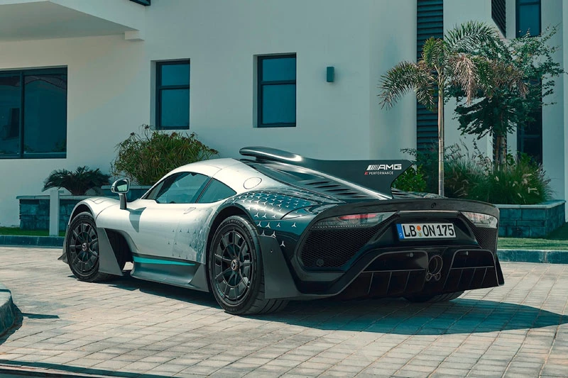 =4. Mercedes-AMG One 2023 (thời gian tăng tốc từ 0-96 km/h: 2,8 giây).