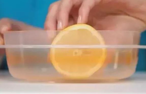 Chỉ 1 thìa nhỏ này hộp bảo quản thực phẩm nhiều dầu mỡ cỡ nào cũng sạch bóng