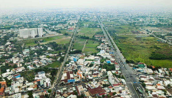 Giãn dân về các quận ngoại ô là xu hướng tất yếu tại TP Hồ Chí Minh.