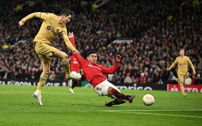 Lewandowski khiến Barca bay ngay 1,25 triệu euro