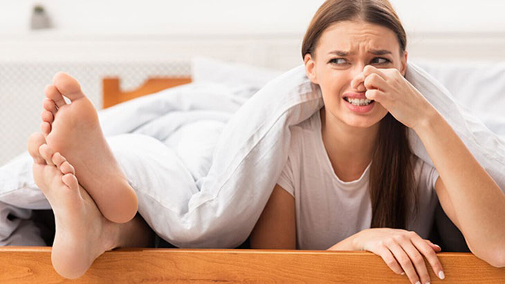 Cách kiểm soát mùi hôi chân hiệu quả