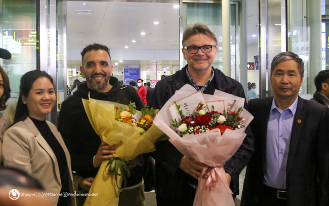 HLV Troussier có mặt tại Việt Nam, chuẩn bị ký hợp đồng với VFF