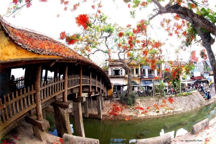 Chiêm ngưỡng cây cầu ngói 500 năm tuổi cổ xưa và đẹp bậc nhất Việt Nam - 2