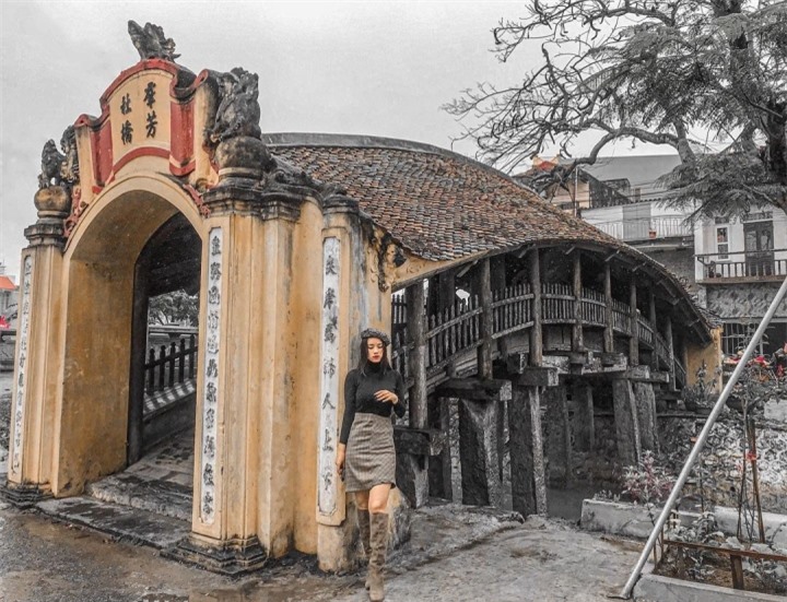 Chiêm ngưỡng cây cầu ngói 500 năm tuổi cổ xưa và đẹp bậc nhất Việt Nam - 3