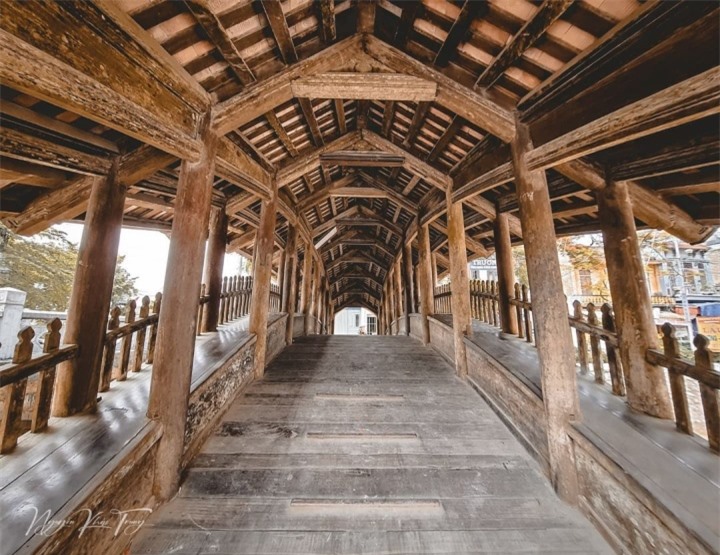 Chiêm ngưỡng cây cầu ngói 500 năm tuổi cổ xưa và đẹp bậc nhất Việt Nam - 6