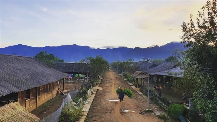 Vẻ đẹp thanh bình của bản Cu Vai nằm biệt lập giữa bốn bề mây núi Yên Bái - 3
