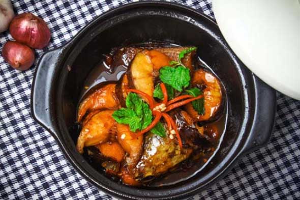 Kho cá theo cách này: Hết sạch tanh nhớt lại thơm ngon chuẩn vị đậm đà, mẹ chồng khó tính mấy cũng "tấm tắc"