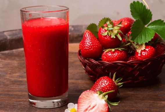 Lý do chị em nên uống nước ép dâu tây thường xuyên