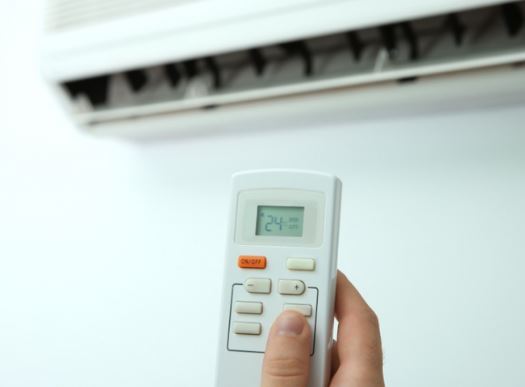 Đóng kín cửa bật điều hòa là sai: Mùa đông phải làm cách này, dùng thoải mái không lo tốn điện