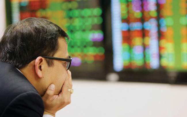 Chứng khoán dự báo đối diện với nhiều rủi ro