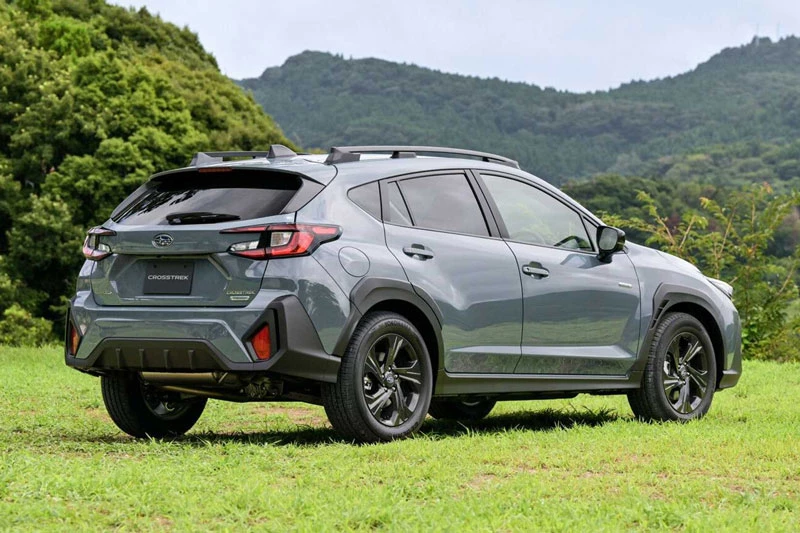 10. Subaru Crosstrek 2023 (giá khởi điểm: 23.645 USD).