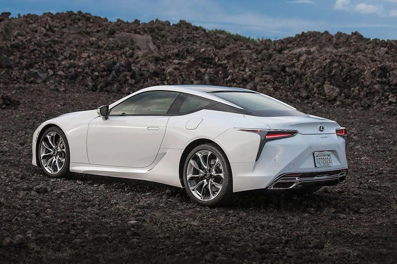 10. Lexus LC 500 2023 (giá khởi điểm: 95.600 USD).