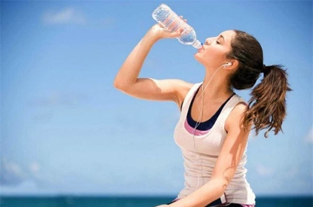 ‘Thời điểm vàng’ uống nước giúp giảm cân nhanh chóng, ‘thổi bay’ mỡ bụng hiệu quả ảnh 1
