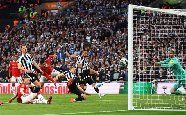 Vượt qua Newcastle, Manchester United vô địch Cúp Liên đoàn Anh - Ảnh 1.