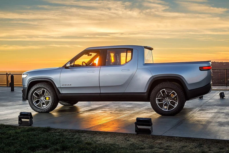 10. Rivian R1T.