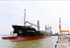Cảng Cần Thơ đón tàu trọng tải lớn thứ 2 sau 6 năm vắng bóng tuyến đường thủy Hải Phòng – TP Hồ Chí Minh – Cần Thơ
