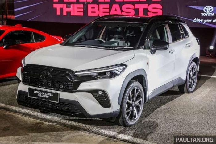 Toyota Corolla Cross GR Sport 2023 ra mắt với thiết kế khác biệt
