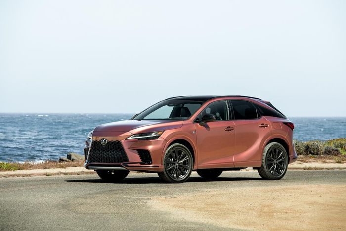 Chi tiết Lexus RX 2023 vừa ra mắt tại Việt Nam, giá từ 3,43 tỷ đồng