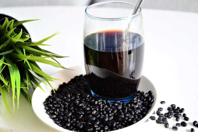 Uống nước đậu đen rất tốt nhưng tuyệt đối "cấm" với 3 nhóm người này, cần biết để khỏi “mất mạng”