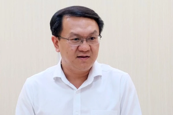 Giám đốc Sở Thông tin và Truyền thông TP Hồ Chí Minh Lâm Đình Thắng phát biểu tại chủ trì buổi lễ..