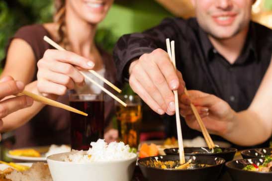 Chỉ mặt những sai lầm tai hại khi ăn uống "mở đường" cho ung thư, nhiều người Việt mắc phải