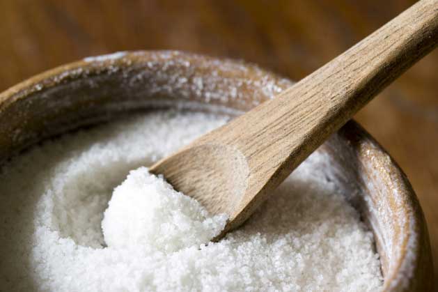 Dùng "thần dược" siêu rẻ này để gội đầu đảm bảo hết sạch 90% gàu trong lần gội đầu tiên