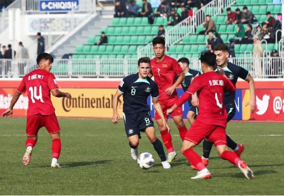 Thi đấu quả cảm, U20 Việt Nam thắng tối thiểu U20 Australia trong ngày ra quân