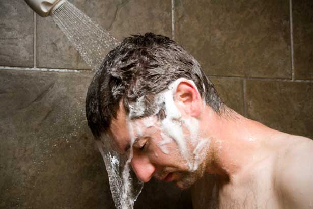 2 khung giờ “độc” nếu cố tình đi tắm rồi ngồi phòng điều hòa sẽ để lại hậu hoạ khó lường