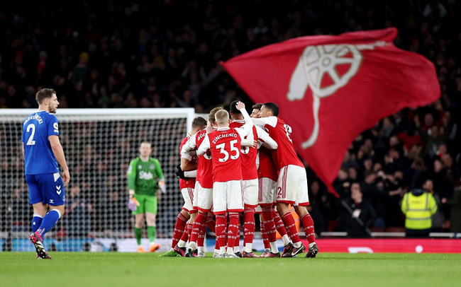 Thắng đậm trước Everton, Arsenal củng cố ngôi đầu Ngoại hạng Anh