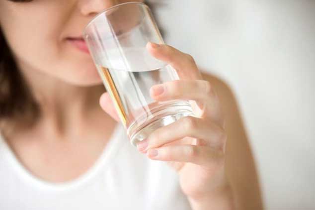 Uống nước xong mà thấy có dấu hiệu này cảnh báo bạn đang mắc căn bệnh nguy hiểm, hãy nhanh đi khám ngay