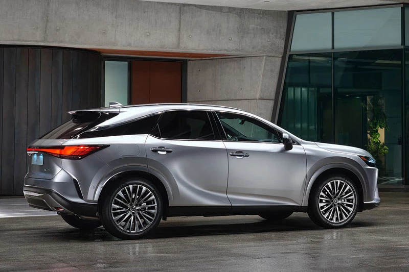 Lexus RX 500h F Sport Performance 2023.