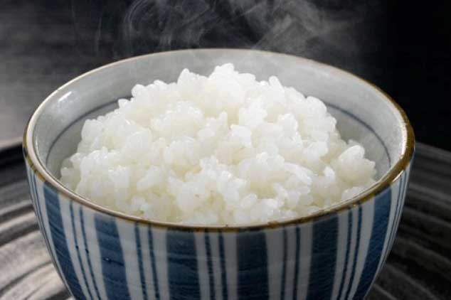 Mụn nhiều mấy cũng biến mất vĩnh viễn chỉ với một thìa cơm nóng