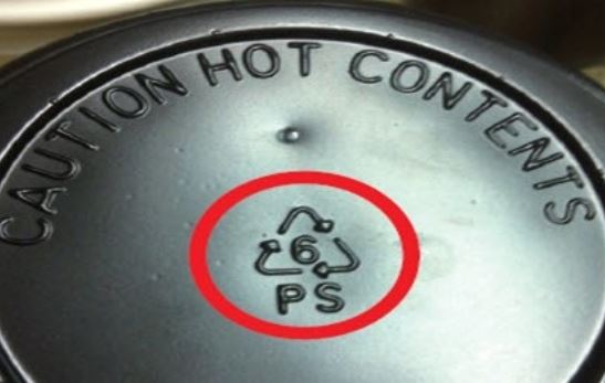 Lật đáy chai nhựa, nhìn thấy có chữ số này phải vứt đi ngay, đừng tiếc của mà sinh bệnh