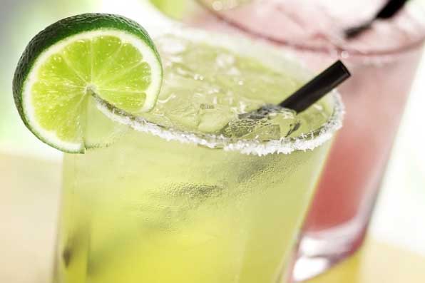 Mu&#x1ED1;n gi&#x1EA3;m m&#x1EE1; b&#x1EE5;ng hi&#x1EC7;u qu&#x1EA3; m&#xE0; kh&#xF4;ng c&#x1EA7;n th&#x1EA9;m m&#x1EF9;, ch&#x1EC9; c&#x1EA7;n 2 lo&#x1EA1;i &#x111;&#x1ED3; u&#x1ED1;ng th&#x1A1;m m&#xE1;t t&#x1EEB; qu&#x1EA3; chanh n&#xE0;y