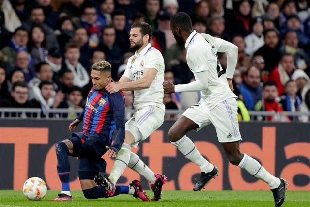 Barcelona giành lợi thế tại bán kết lượt đi Cúp Nhà Vua Tây Ban Nha - Ảnh 2. Barcelona giành lợi thế tại bán kết lượt đi Cúp Nhà Vua Tây Ban Nha - Ảnh 2.