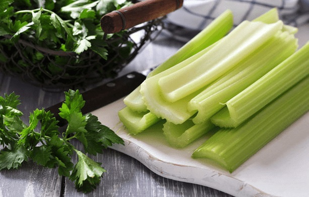 Lý do bà bầu nên ăn cần tây