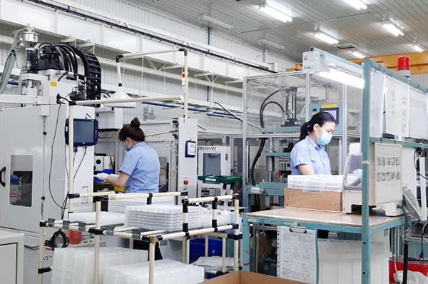 Các doanh nghiệp s ản xuất trên địa bàn DDafNawngx vẫn đang phải đối mặt với rất nhiều khó khăn Các doanh nghiệp s ản xuất trên địa bàn DDafNawngx vẫn đang phải đối mặt với rất nhiều khó khăn