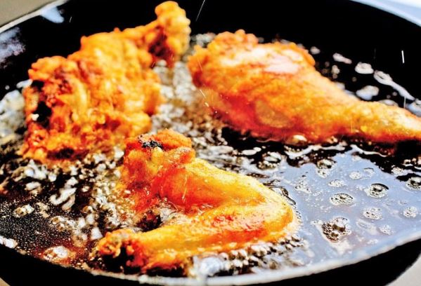 7 nhóm thực phẩm gây dậy thì sớm cho trẻ: Mẹ thương con chớ cho ăn nhiều