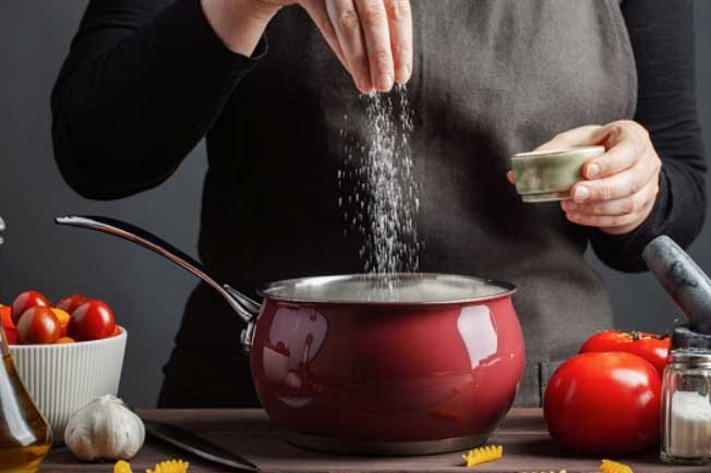 13 thói quen ăn uống tai hại thậm chí có thể gây ung thư, rất nhiều người mắc phải mà không hề hay biết