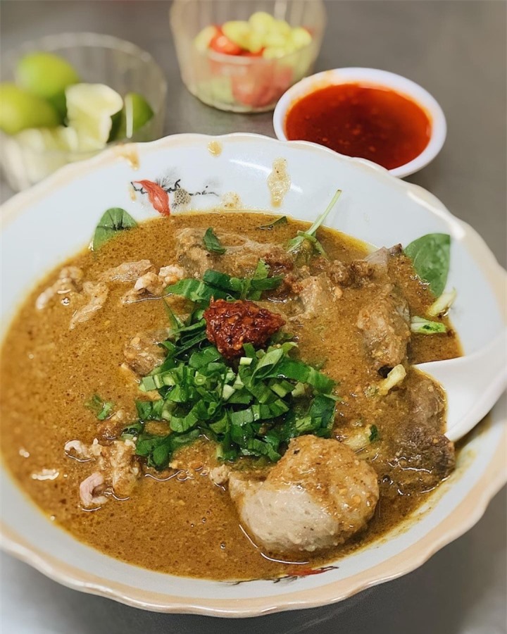 Món hủ tiếu khiến khách đổ mồ hôi, chảy nước mắt mà miệng vẫn không thể ngừng ăn - 5