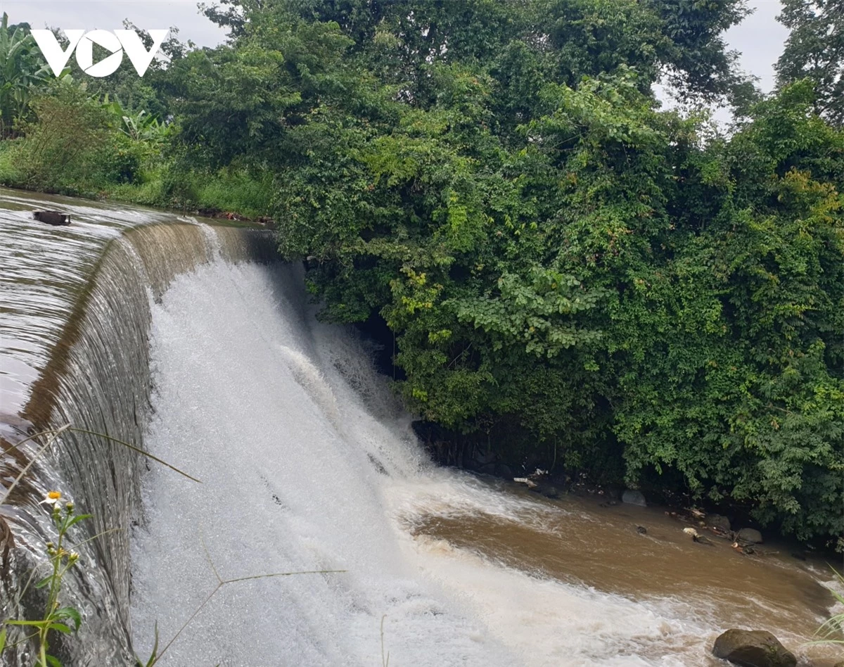 thac nha Den - thang canh ngu quen giua long thu phu ca phe buon ma thuot hinh anh 1