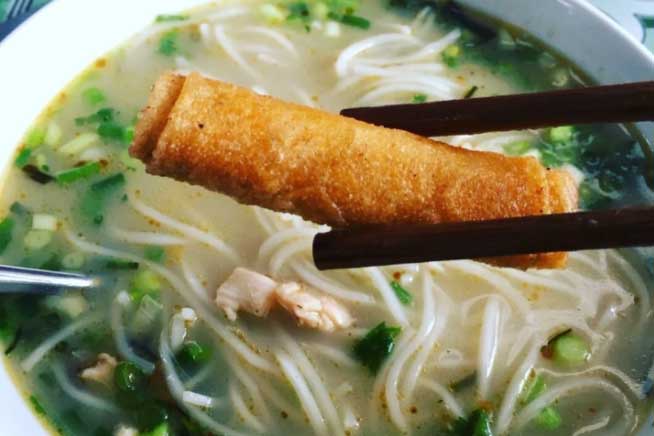 Độc đáo món cháo bánh canh nửa quen nửa lạ, chinh phục thực khách đến Quảng Bình