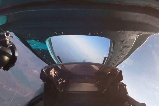 Bên trong buồng lái tiêm kích MiG-31 của Nga tác chiến trên bầu trời Ukraine