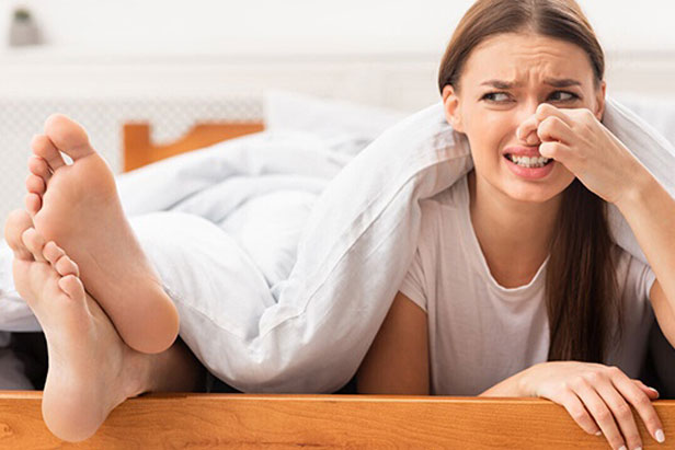 Cách kiểm soát mùi hôi chân hiệu quả