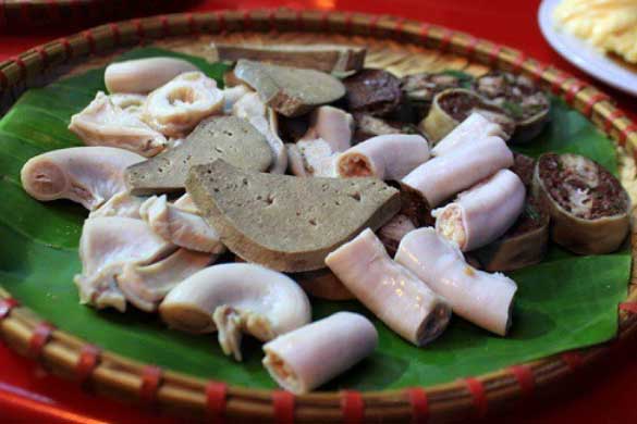 Lòng lợn nhiều người thích mê nhưng khi ăn phạm phải những điều này lại thành độc hại, hãy nắm ngay