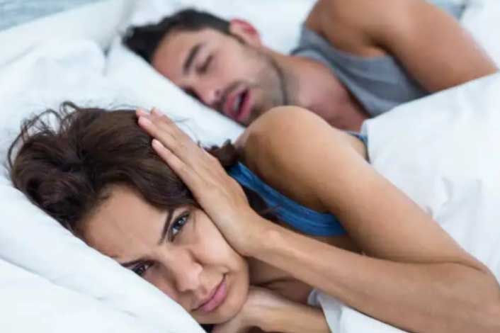 Phương pháp đơn giản giúp bạn chấm dứt chứng ngủ ngáy