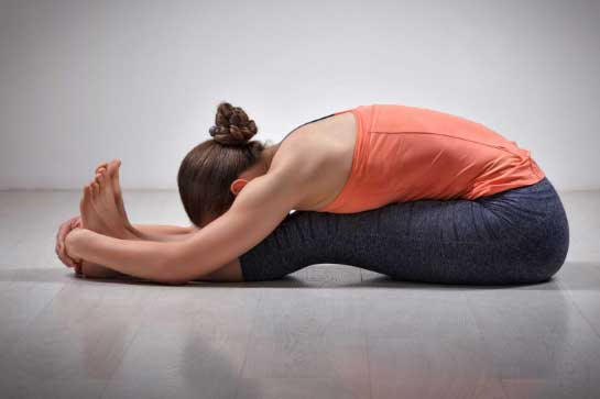 6 động tác đơn giản ai cũng nên tập trước giờ đi ngủ để dáng luôn thon thả, da khỏe hồng hào